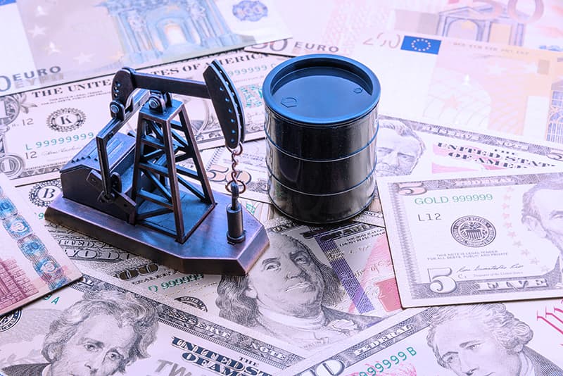un baril de pétrole au-dessus de l'argent
